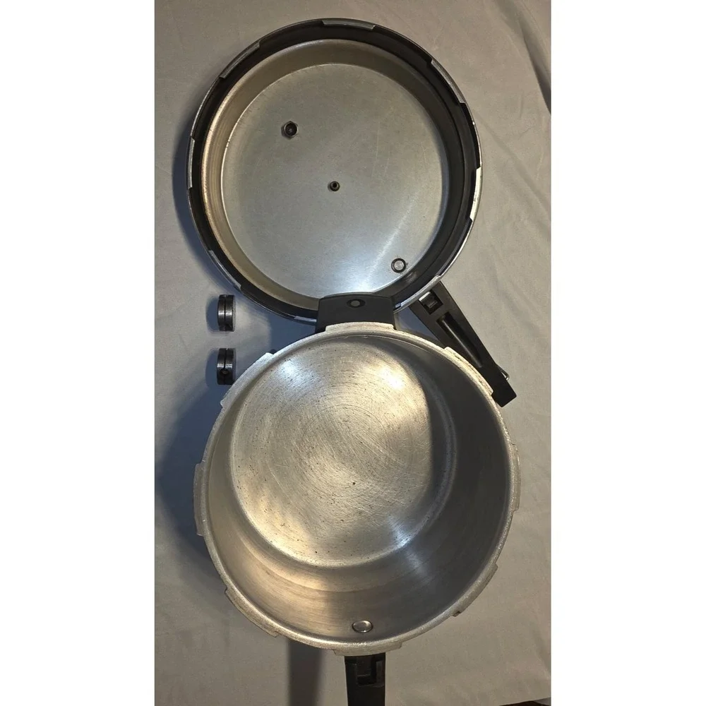 VINTAGE‎ MIRRO- MATIC 6 QUART ALUMINUM PRESSURE COOKER M-0596